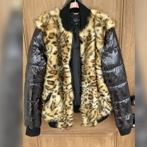 🐆Faux Fur Leopard and Black Puffer Coat💋